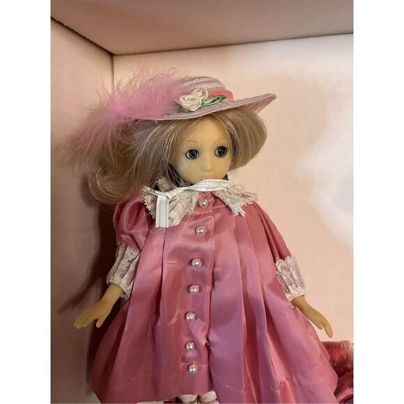 Suzanne Gibson "Gay 90's" Mother & Family Limited Edition Doll Set Original Box - Picture 2 of 16